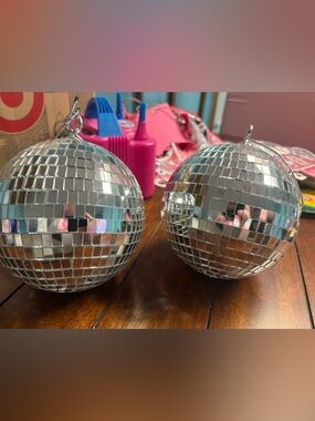(2) 6 inch Silver  ceramic Disco Balls 
(Shiny Hanging Party Decorations)